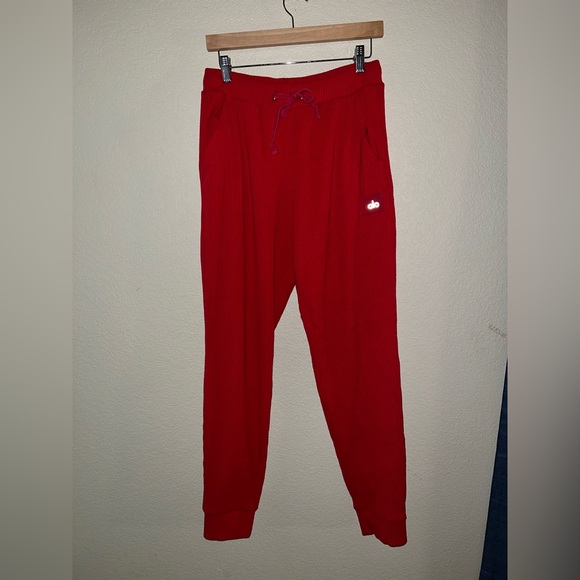 Alo Muse Ribbed Jogger - Red - Picture 2 of 6